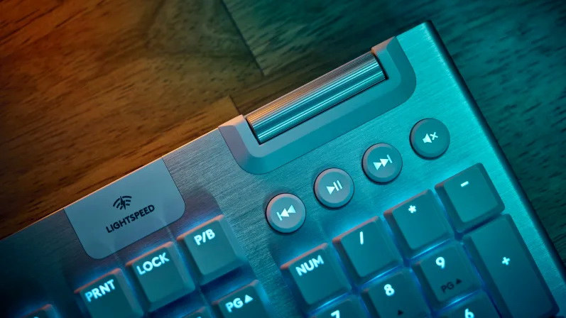 Logitech выпустила серию низкопрофильных механических клавиатур G915 X — от $180