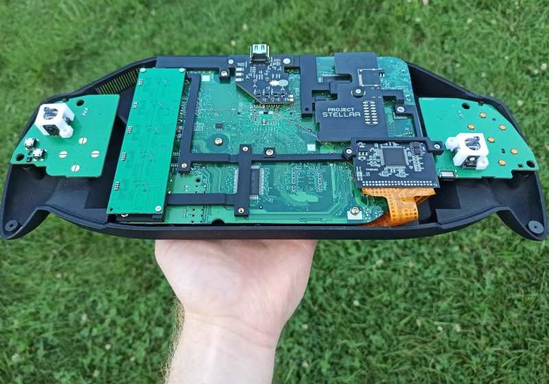 Показана первая в мире портативная консоль Xbox &mdash; её создала не Microsoft