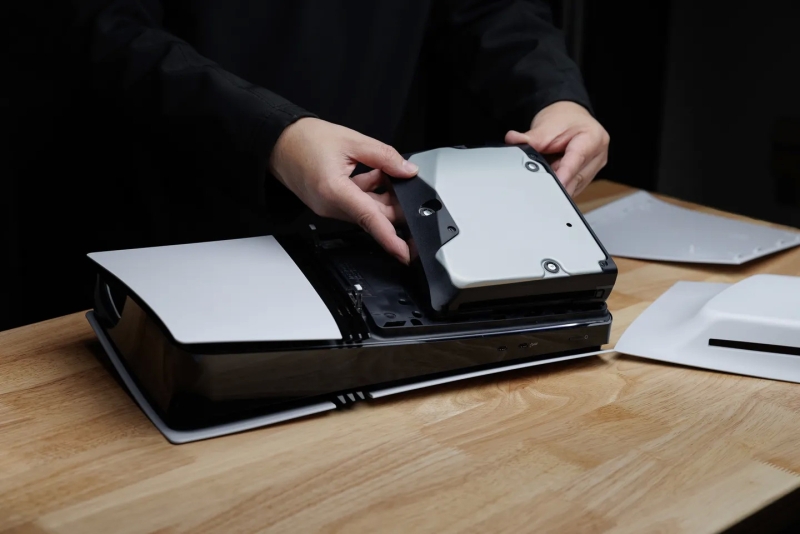 PlayStation 5 Pro поступила в продажу &mdash; в обзорах её назвали слишком дорогой на фоне обычной PS5