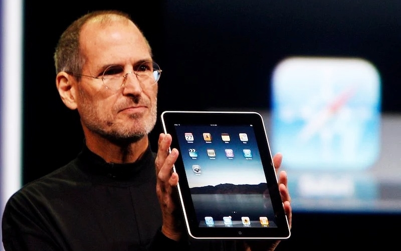 15 лет назад Стив Джобс представил первый Apple iPad — «волшебное и революционное устройство»