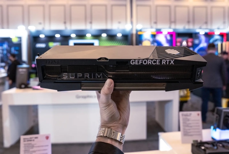 Опубликованы подробные фото GeForce RTX 5090 Founders Edition &mdash; мощной и компактной