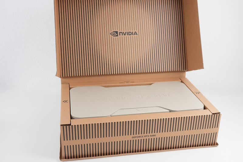 Опубликованы распаковки GeForce RTX 5090 Founders Edition&nbsp;&mdash; компактная видеокарта в экологичной коробке