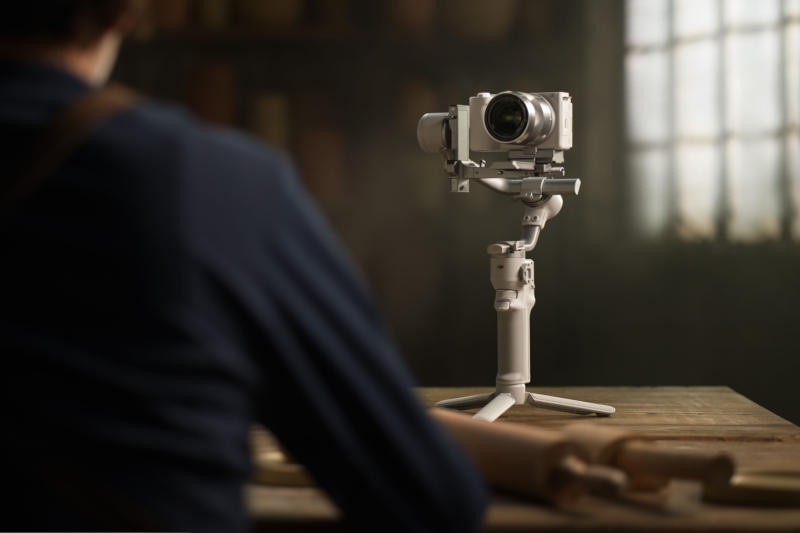DJI представила компактный стабилизатор RS 4 Mini для камер и смартфонов за &euro;389