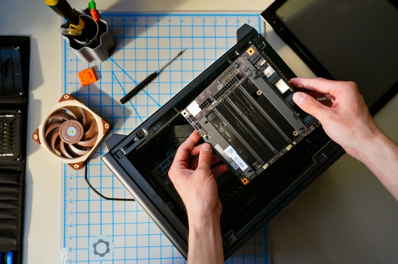 Framework представила Desktop &mdash; модульный мини-ПК с распаянной памятью и мощнейшим мобильным Ryzen