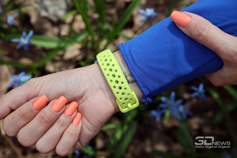 Фитнес-браслет HUAWEI Band 10: настоящий металл