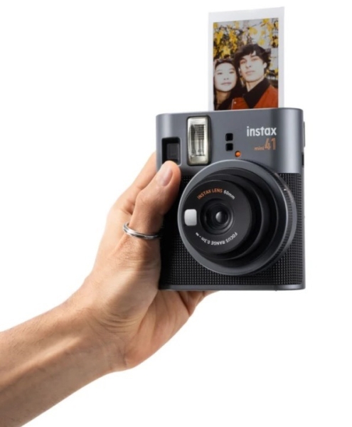 Fujifilm представила камеру мгновенной печати Instax mini 41 с повышенным качеством селфи и крупных планов