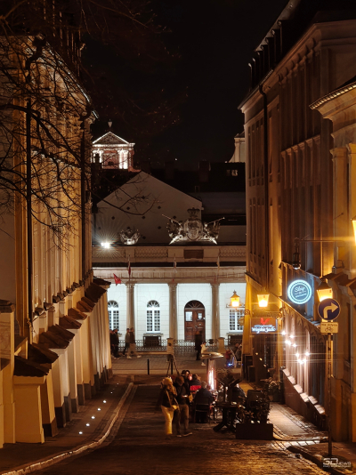 Обзор Nothing Phone (3a) Pro: самый нескучный смартфон 2025 года