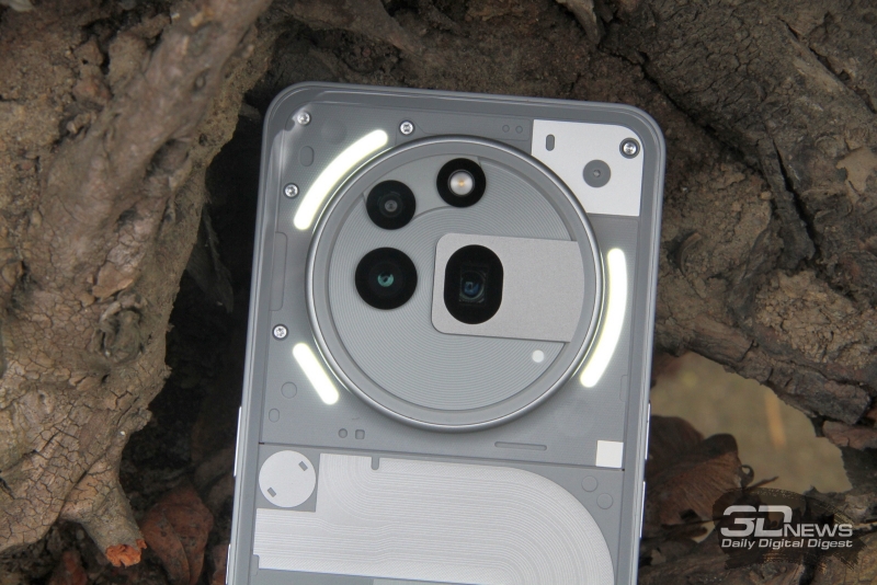 Обзор Nothing Phone (3a) Pro: самый нескучный смартфон 2025 года