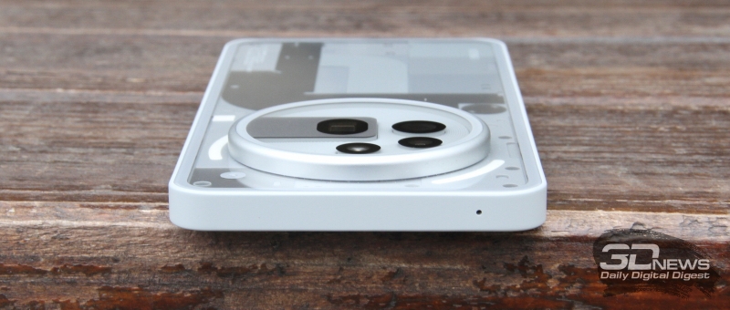 Обзор Nothing Phone (3a) Pro: самый нескучный смартфон 2025 года