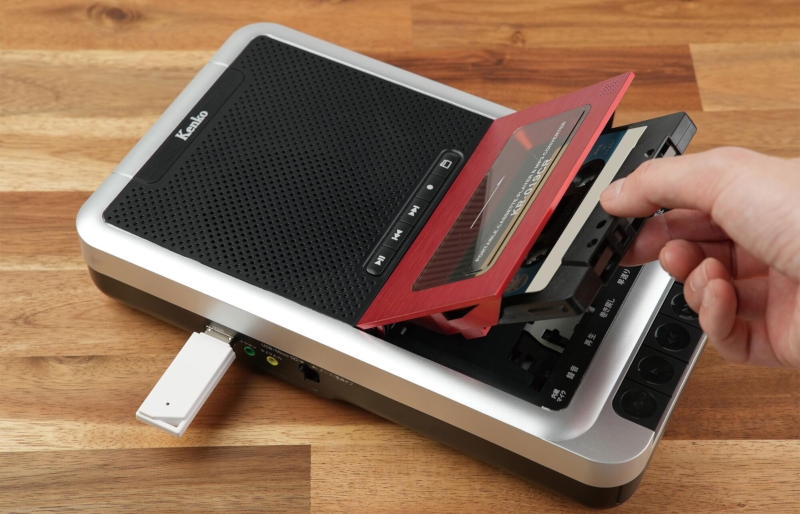 Представлен портативный кассетный магнитофон Kenko Tokina KR-019CR с MP3-конвертером