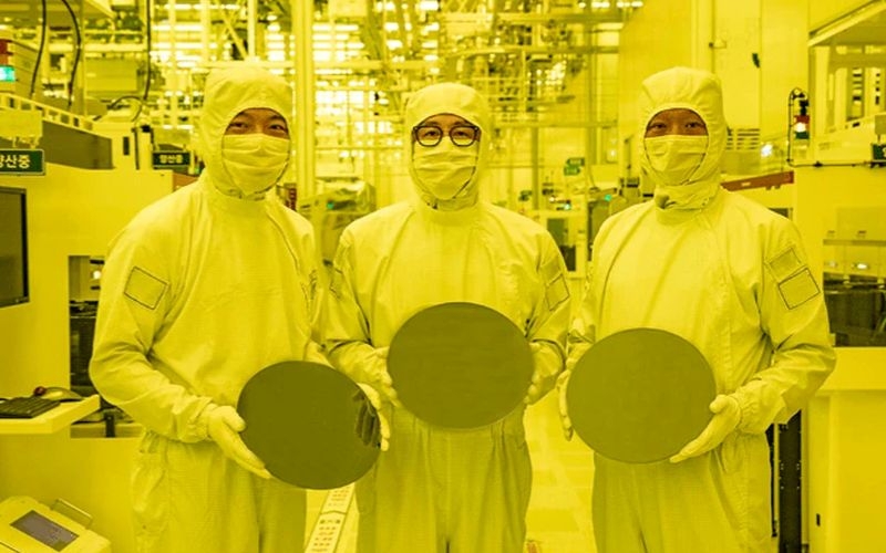 Samsung резко нарастила поставки чипов в Китай, пока этому не мешают санкции