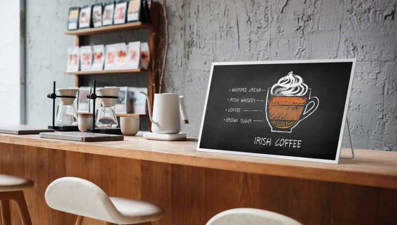 Samsung выпустила большой смарт-дисплей на цветных электронных чернилах с автономностью 200 дней