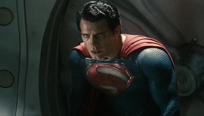 Майклу Бэю могли поручить "Человека из стали 2" с Генри Кавиллом